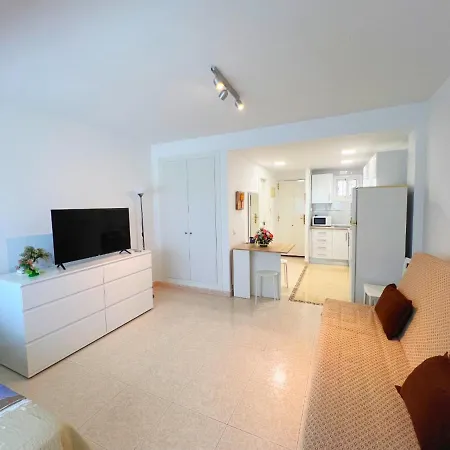 Colina 10 Estudio By Residea トレモリノス