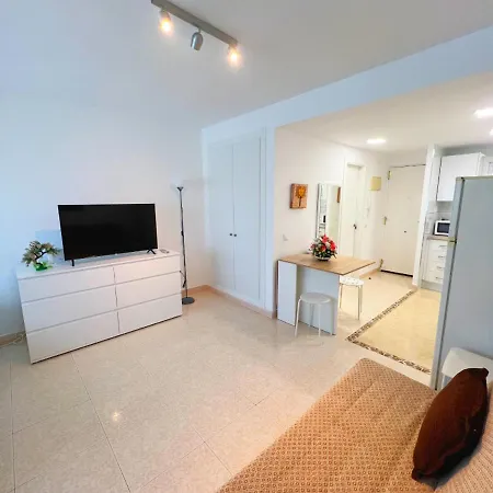 Colina 10 Estudio By Residea トレモリノス